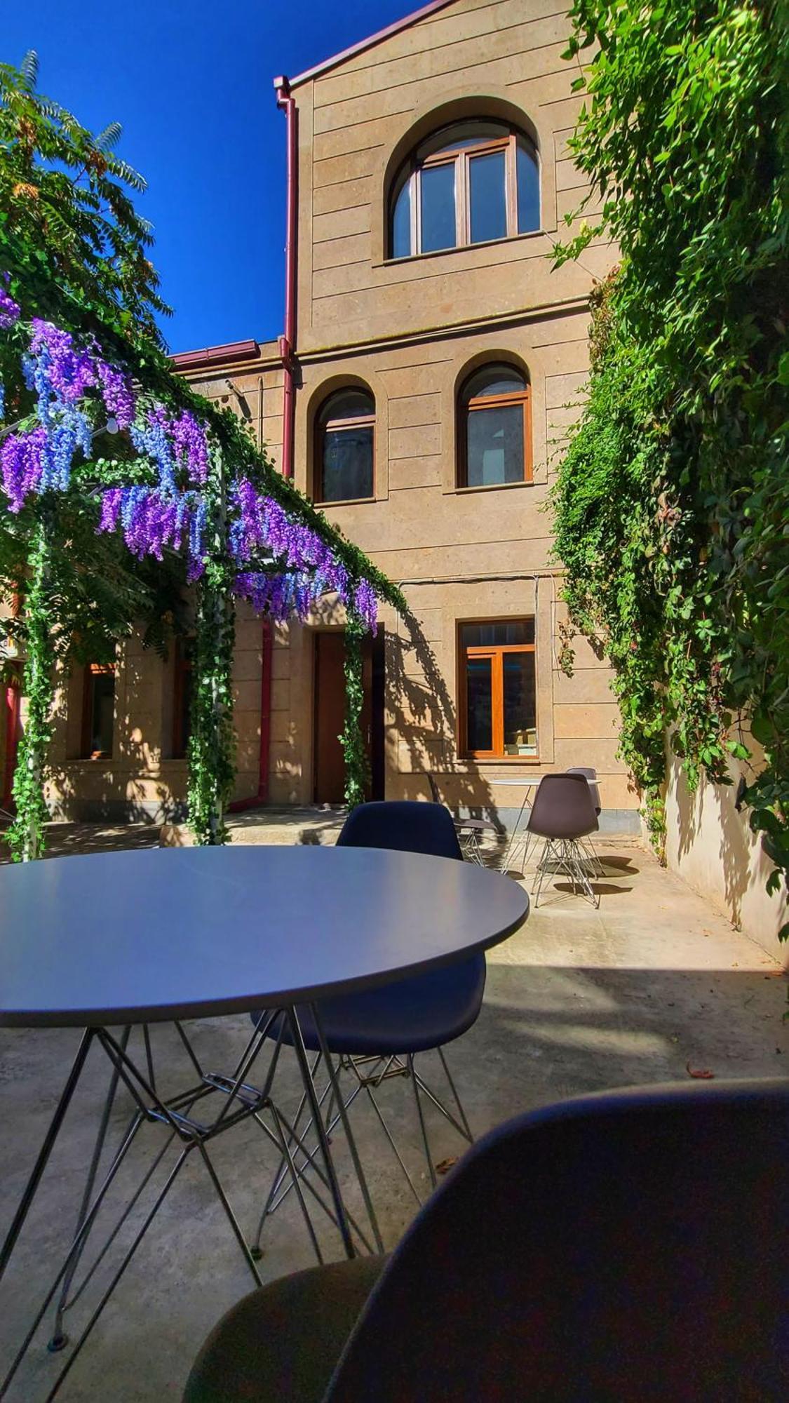 Capsula Hotel Yerevan Exterior photo